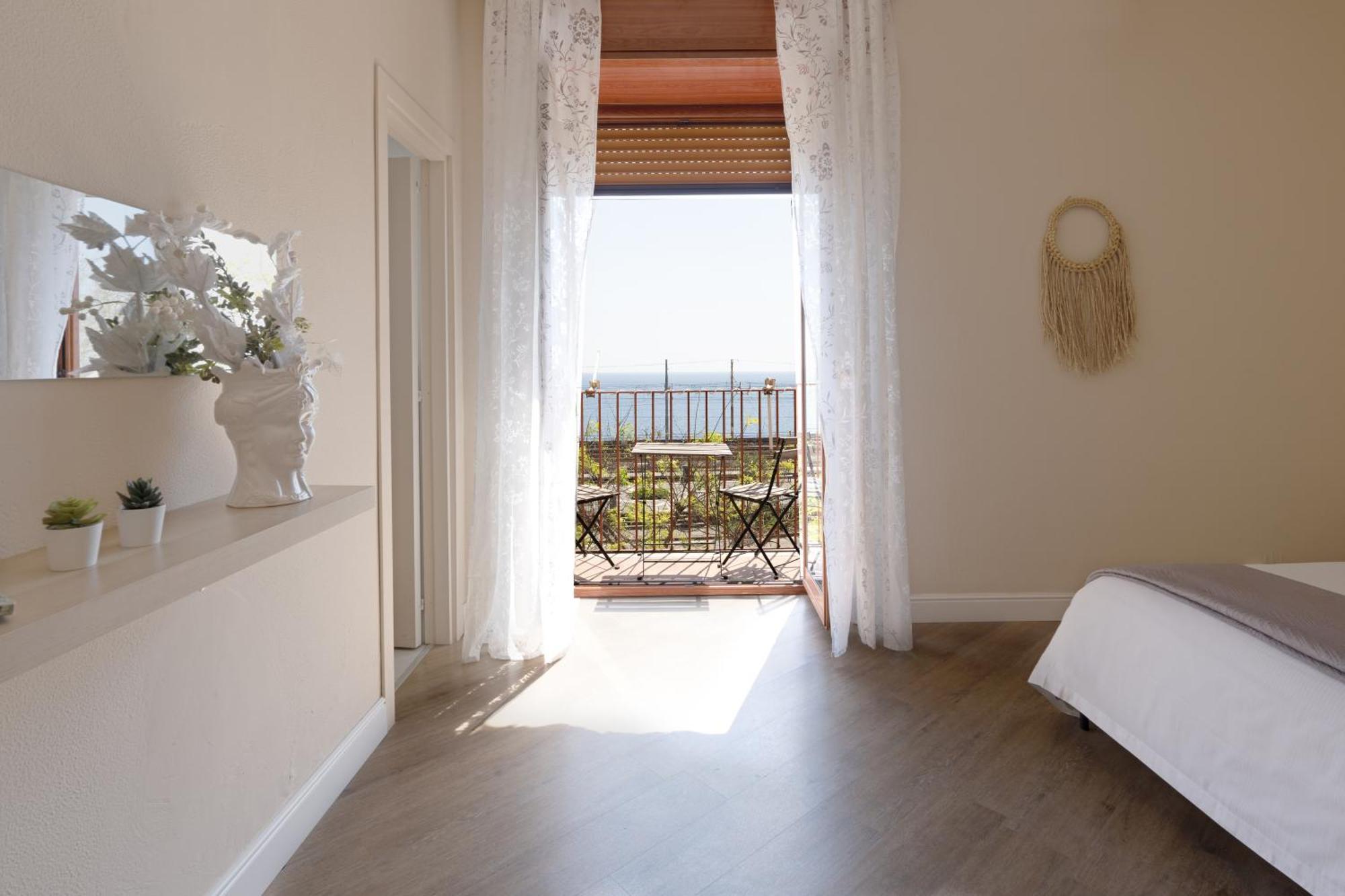 Quintessenza Marina Holiday Home คาตาเนีย ภายนอก รูปภาพ